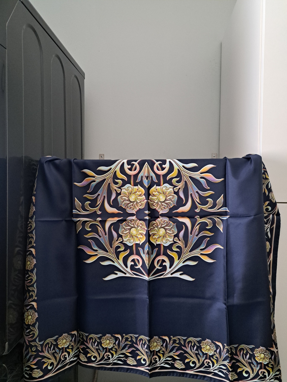 NEW Lorenzo Vittani Floral Print Scarf – Navy Blue with Multicolor Floral Motif
